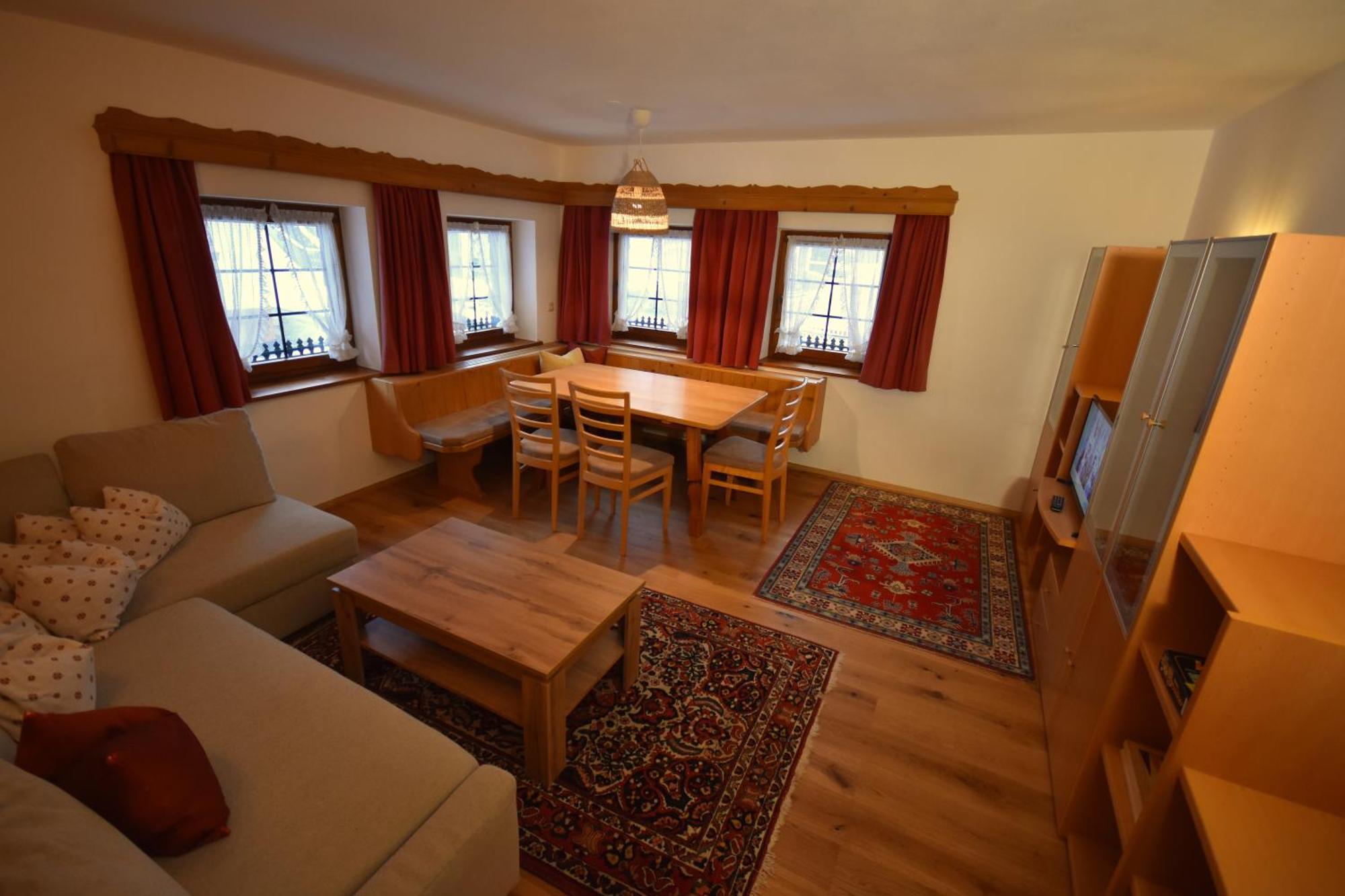 Brunnenhof Apartments Pettneu am Arlberg Room photo