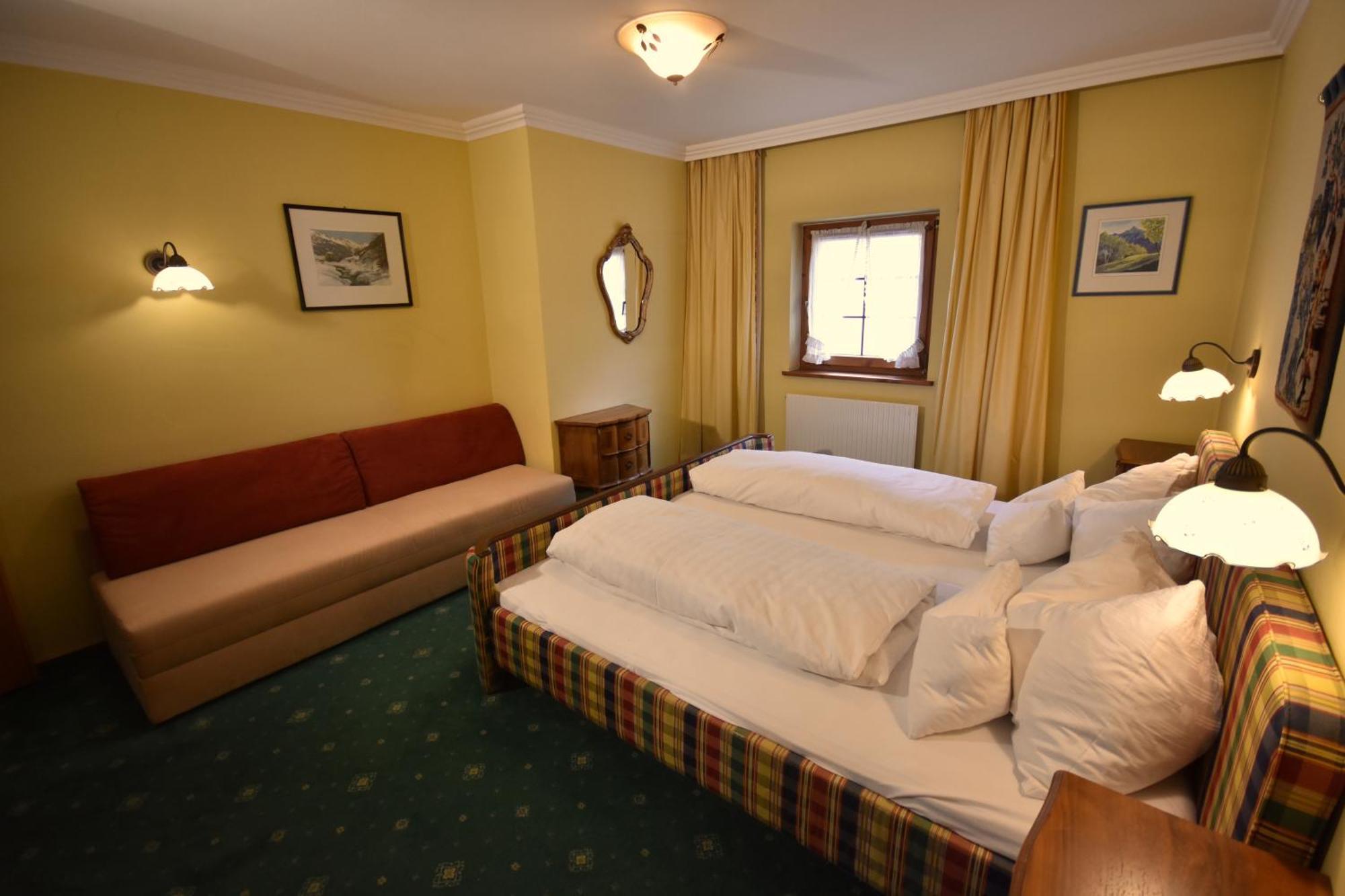Brunnenhof Apartments Pettneu am Arlberg Room photo