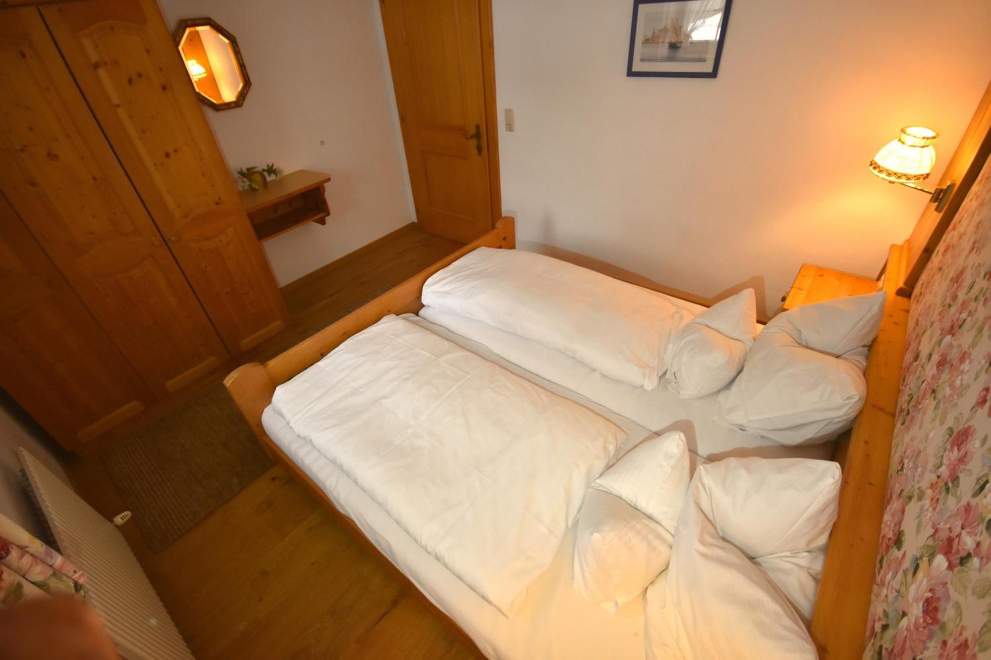 Brunnenhof Apartments Pettneu am Arlberg Room photo