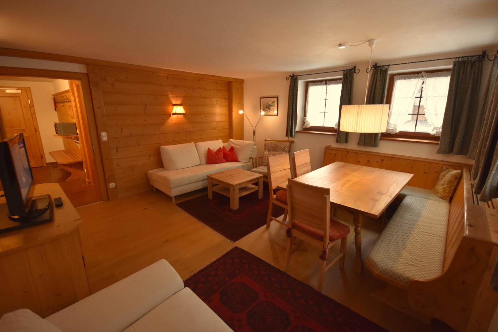 Brunnenhof Apartments Pettneu am Arlberg Room photo